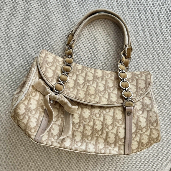 Dior Romantique Handbag - Picture 3 of 16